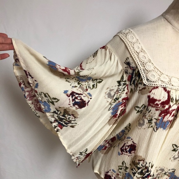 LoveStitch Floral Print Off The Shoulder Top - Picture 3 of 7